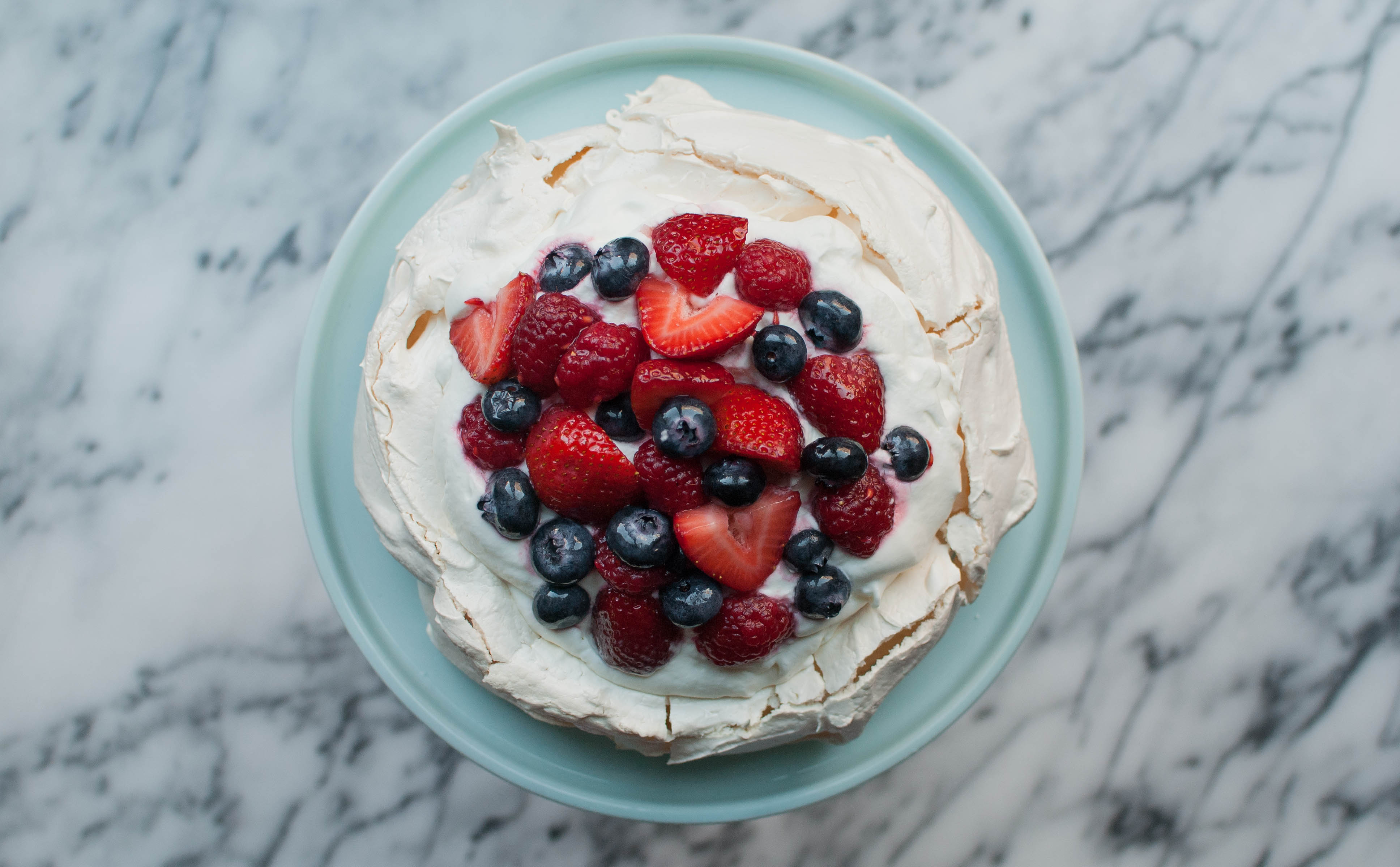 Mixed Berry Pavlova – Crumbs & Nibbles